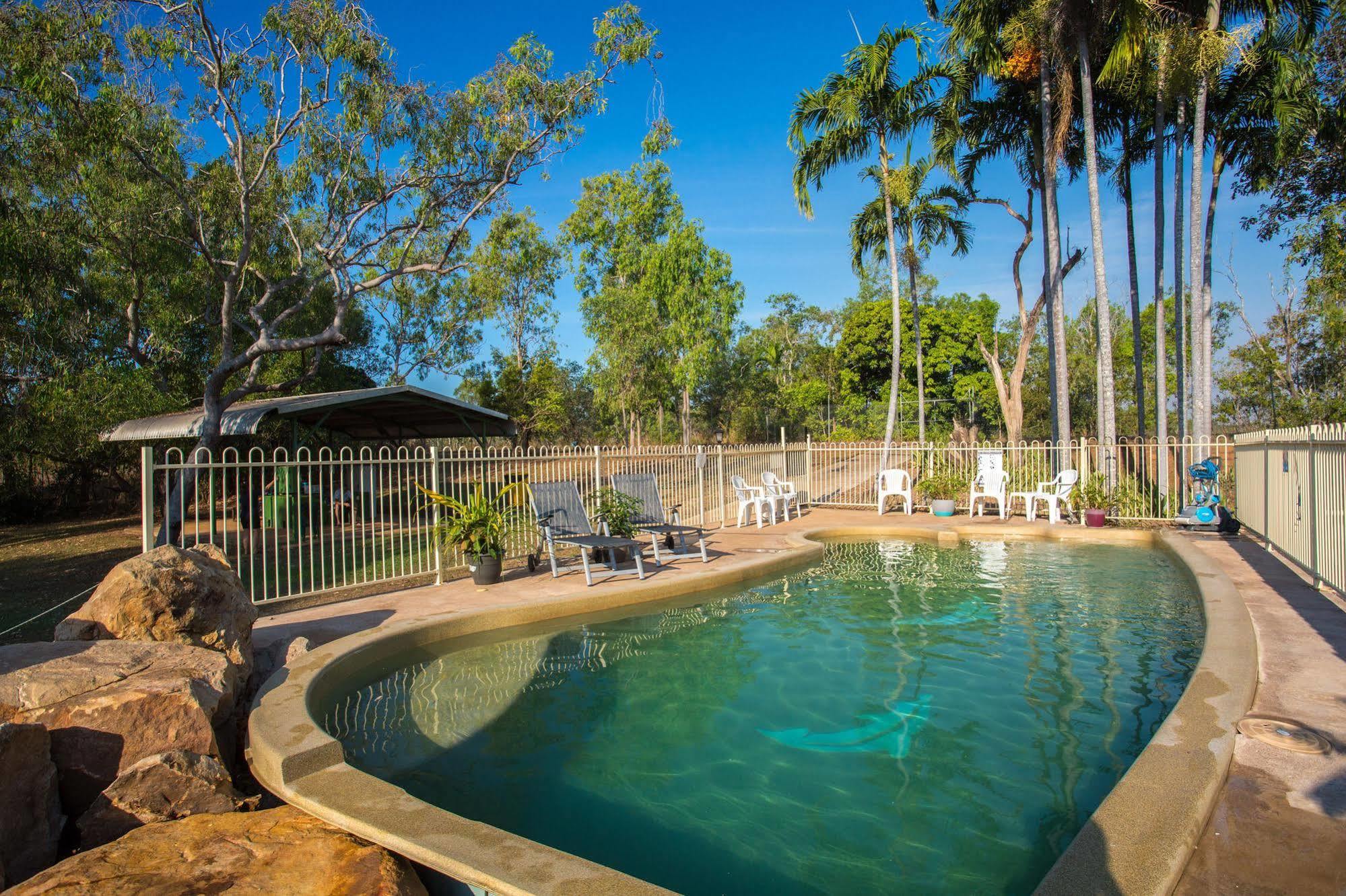 Aaok Lakes Resort And Caravan Park Berry Springs Exterior photo